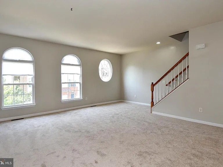 7810 Locust Leaf Ln — Photo 15