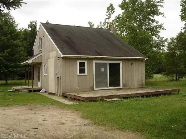 10330 Klees Rd, Crystal, MI 48818