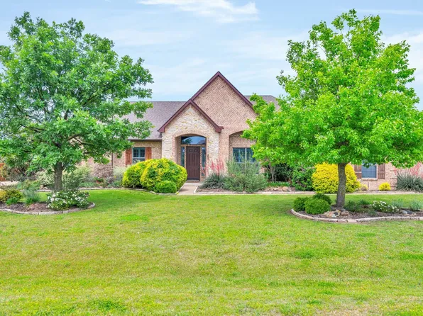 105 Courtney Cir, Waxahachie, TX 75165