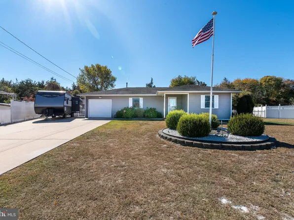 4 Heron Ct, Forked River, NJ 08731