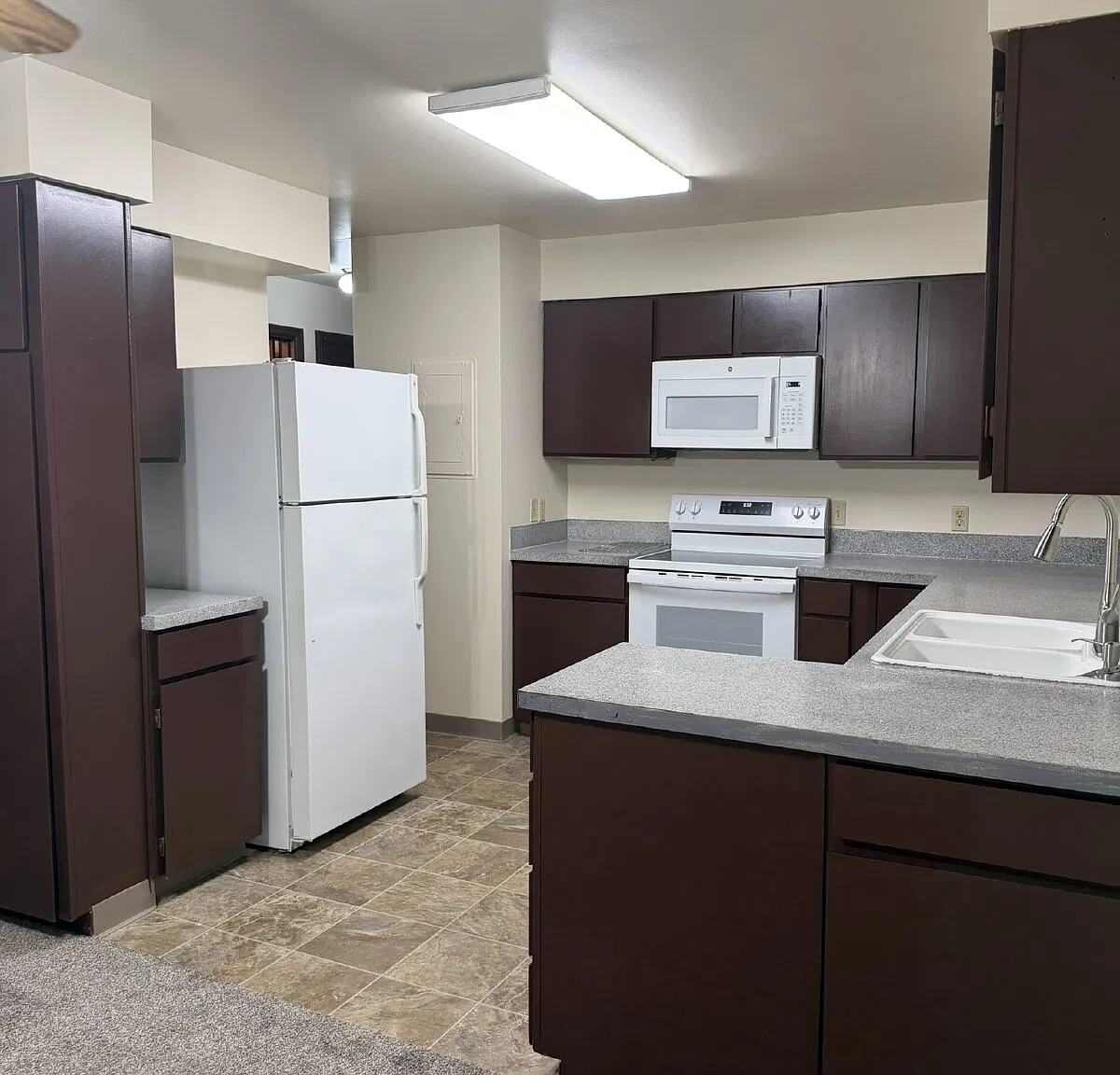 2 bed, 1.0 bath, 900 sqft, $1,525 — Photo 2