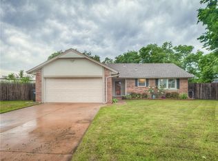 625 SW 21st St, Moore, OK 73160