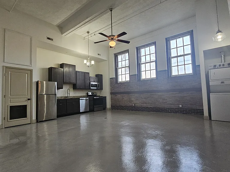 Clark School Lofts — Photo 7