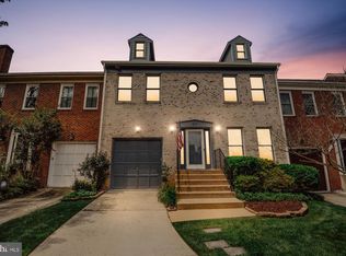 412 Millwood Ct SW, Vienna, VA 22180