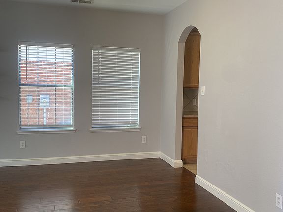 4th image of 3308 Grant St