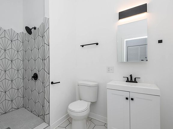 3rd image of 1907 S Blue Island Ave #2