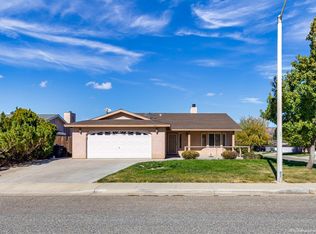 425 Holly Dr, Tehachapi, CA 93561