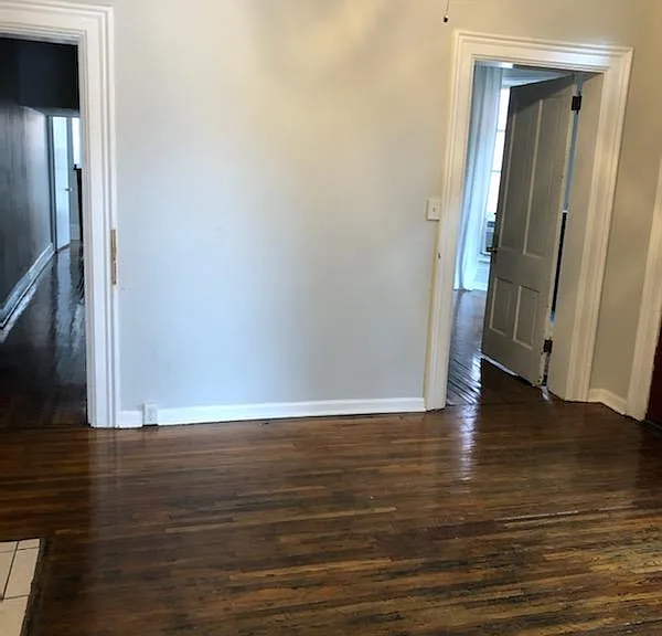 615 Oak St — Photo 4
