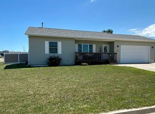 135 Clarke Rd, Bismarck, ND 58504