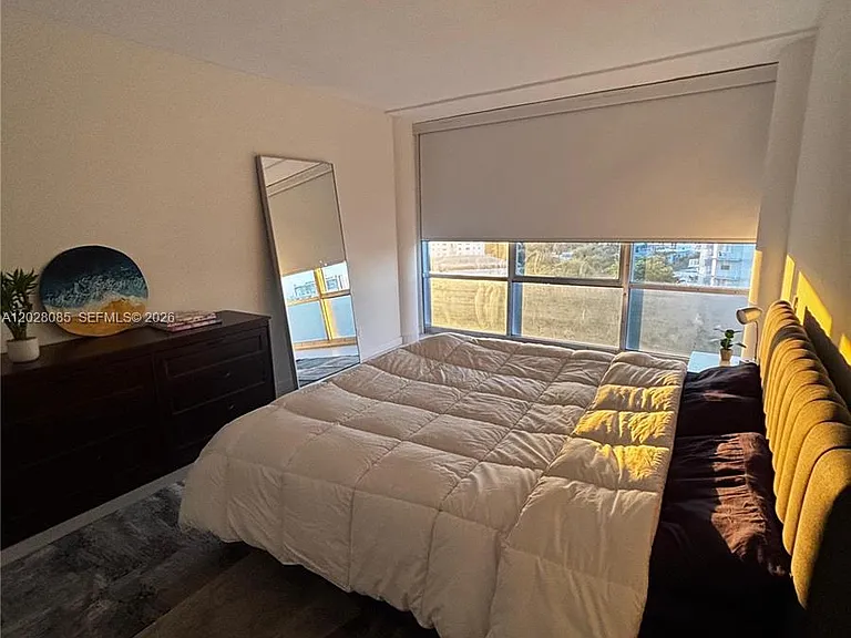 900 Bay Dr #811 — Photo 9