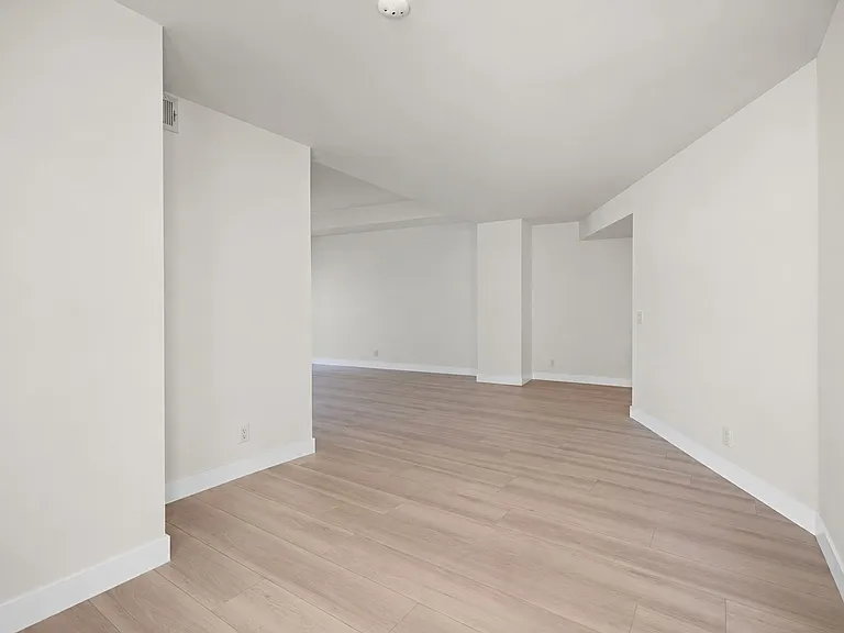 7250 Franklin Ave #507 — Photo 17