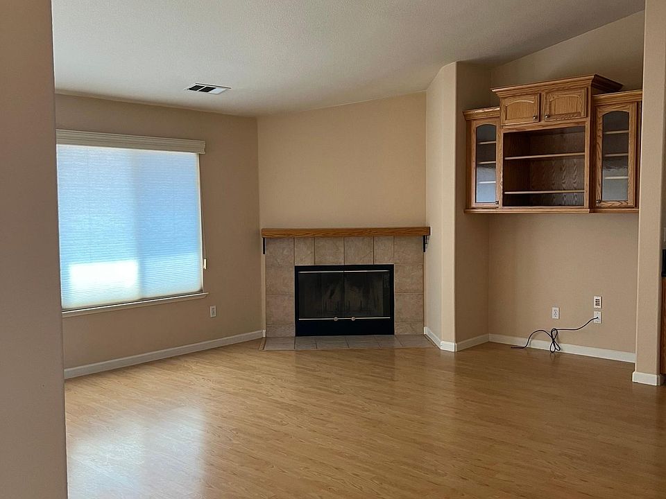 1st image of 809 Antiquity Dr