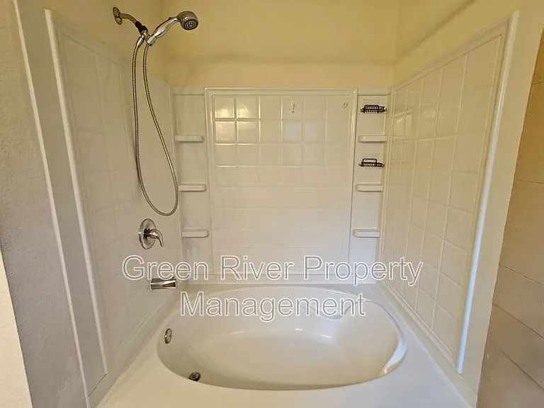 3650 Shiner Dr — Photo 24