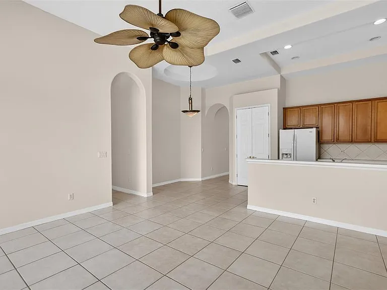 8506 Saint Marino Blvd — Photo 10