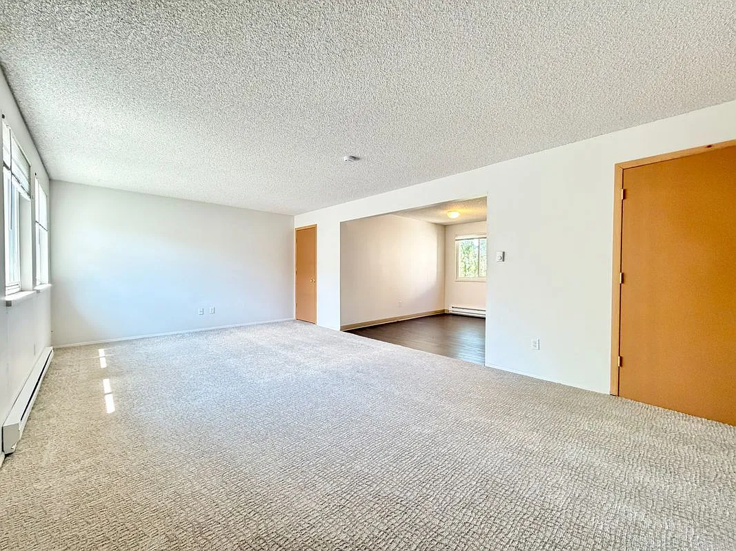 2 bed, 1.0 bath, 884 sqft, $1,525 — Photo 4