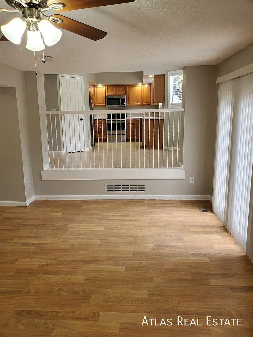 Coming Soon! Spacious 3bd/3ba House In Southeast Aurora — Photo 4