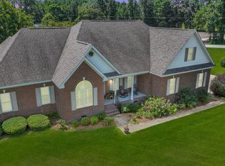 115 Hunters Walk Ln, Clinton, NC 28328