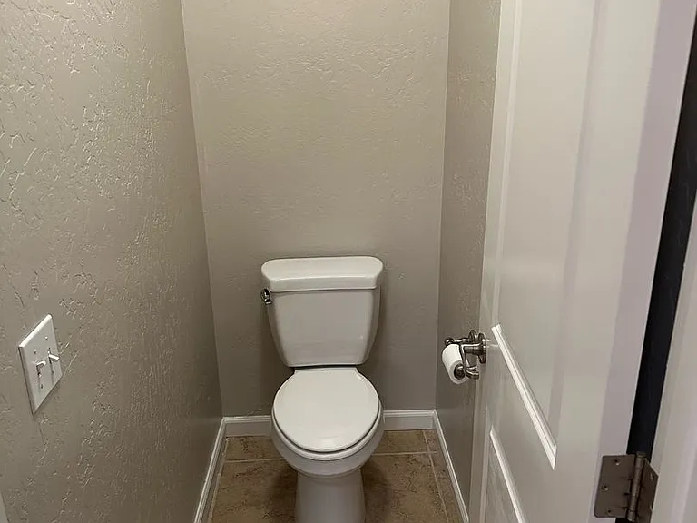 2101 N Lindsay Ct — Photo 19