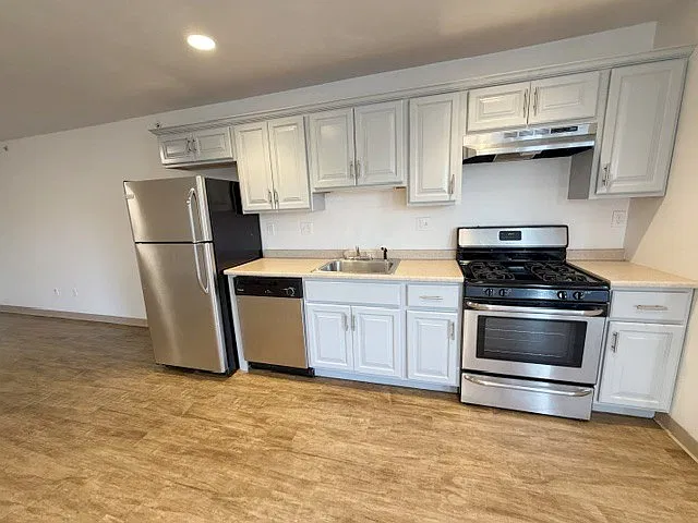 1 bed, 790 sqft, $2,350 — Photo 3