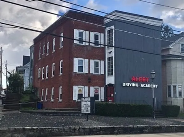 30 E Main St, Webster, MA 01570