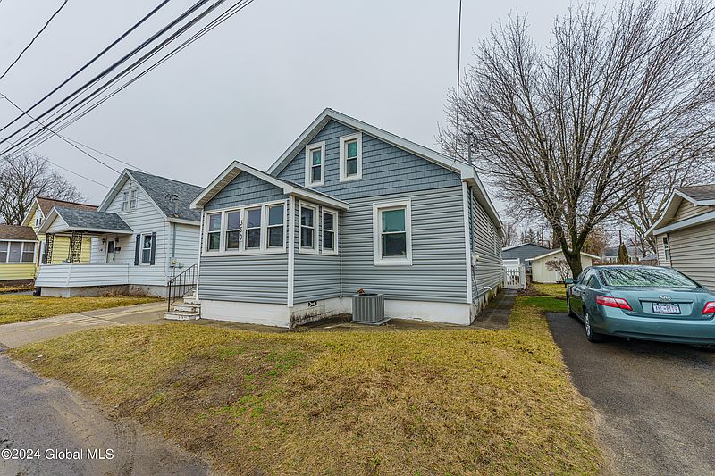 2nd image of 350 Princetown Road