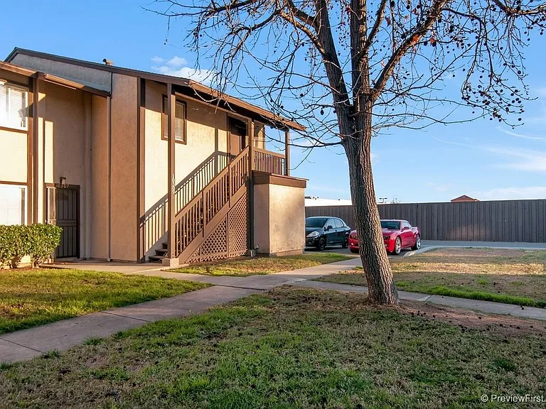 10309 Carefree Dr — Photo 20
