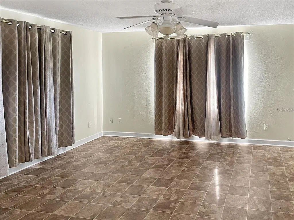 4 bed, 2.0 bath, 1903 sqft, $1,900 — Photo 2