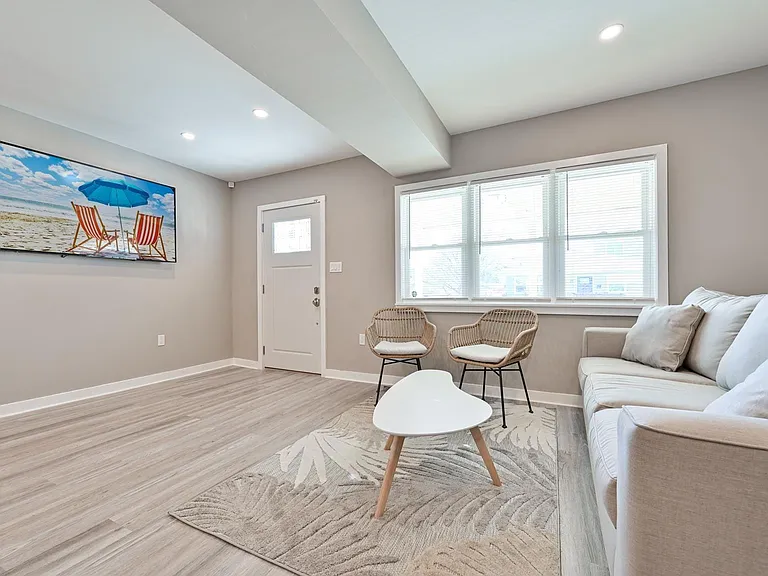 203 N Somerset Ave — Photo 10