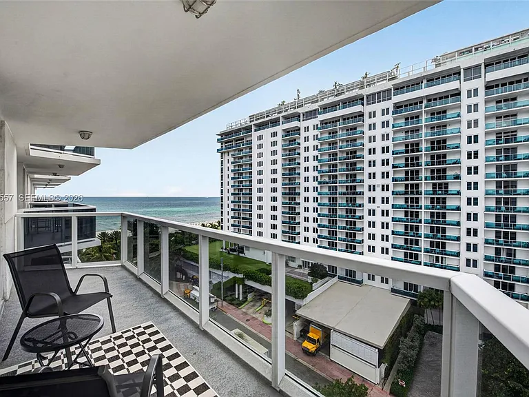 2401 Collins Ave #1107 — Photo 19