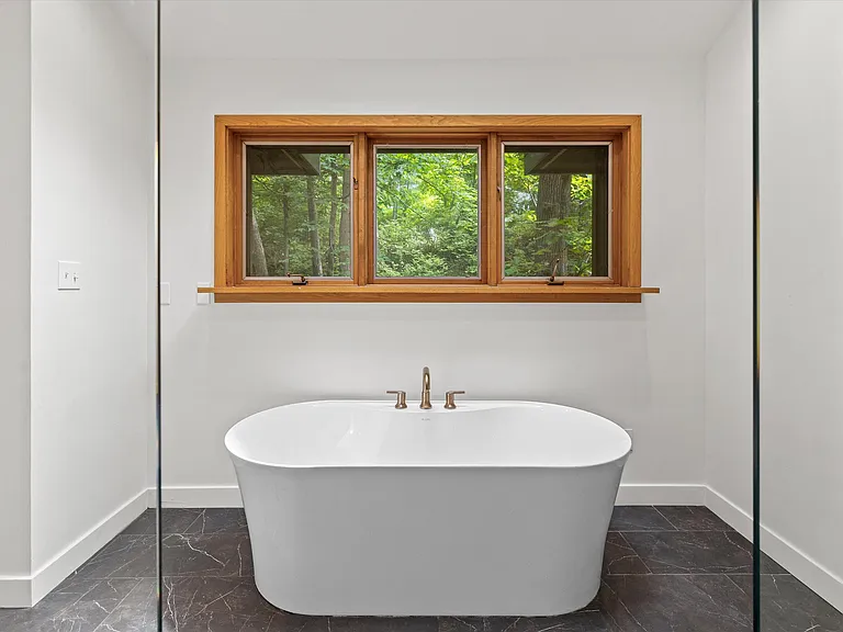 1424 Bradford Dr — Photo 30