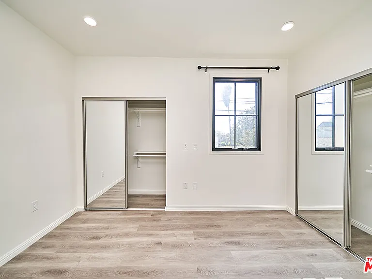 951 S Wilton Pl #204 — Photo 15