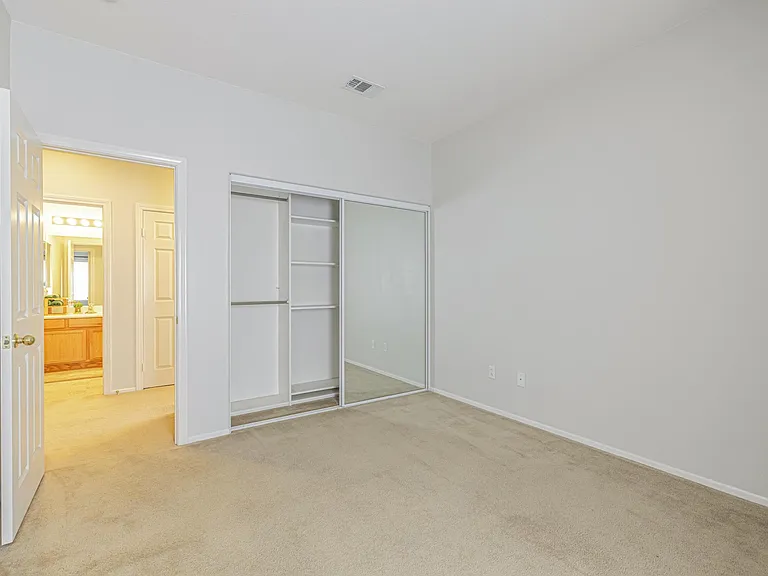 5549 Las Brisas Ter — Photo 4