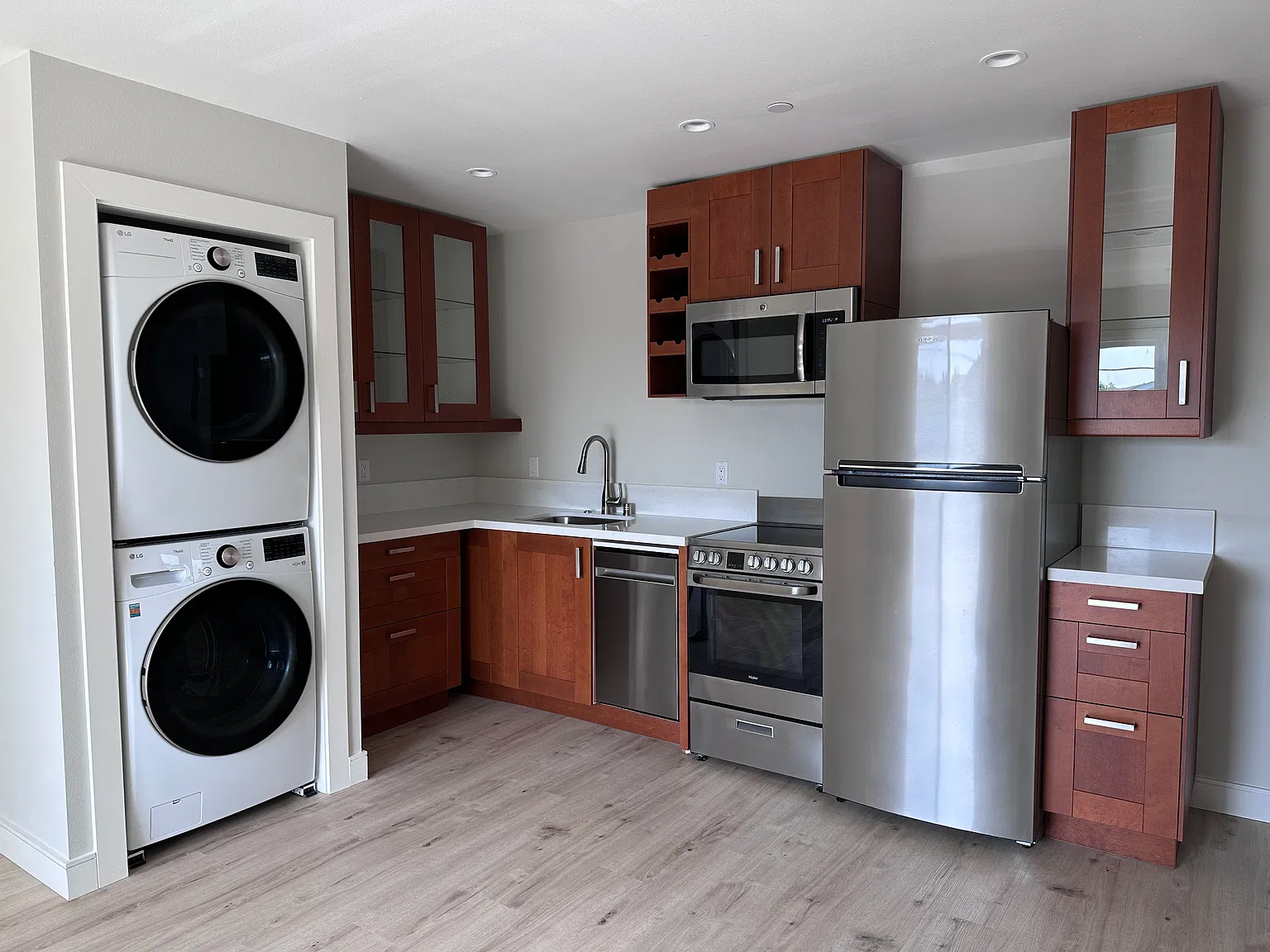 1 bed, 550 sqft, $2,450 — Photo 2