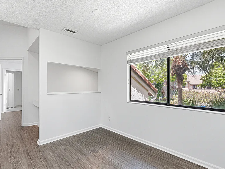 5530 Coach House Cir — Photo 6