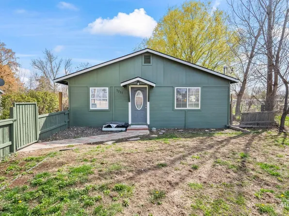 1215 E 4th St, Emmett, ID 83617