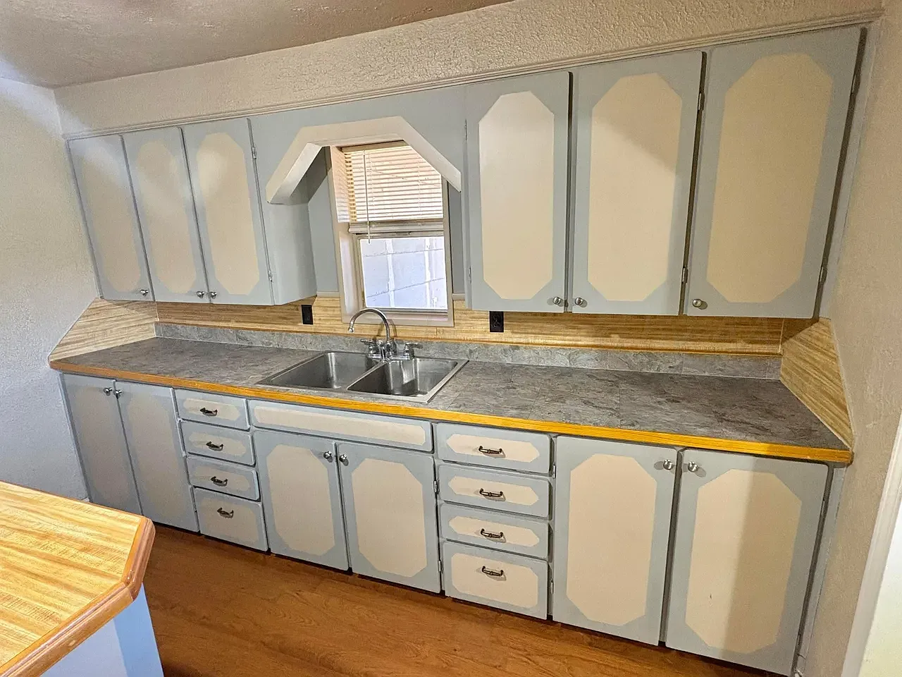 3 bed, 1900 sqft, $1,350 — Photo 3