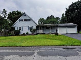 2 Finch Path, Liverpool, NY 13090