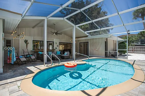5005 Commonwealth Dr Photo 1