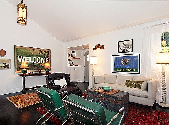 4th image of 7613 De Longpre Ave