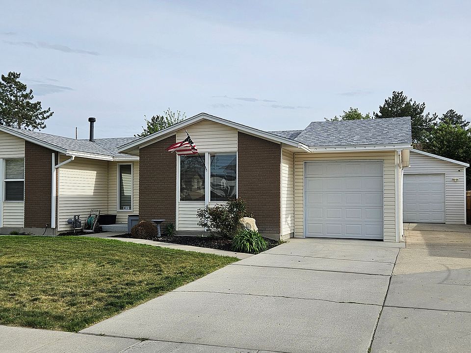 1st image of 2755 W Hazelhurst Dr
