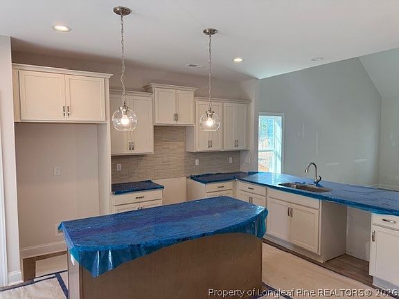 3rd image of 139 N Rabbit Run Dr