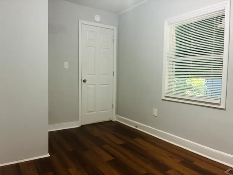 604 Park Ave — Photo 10