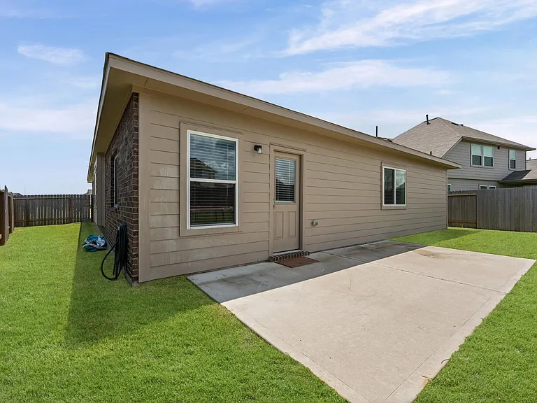 21409 Mary Myrtle St — Photo 35