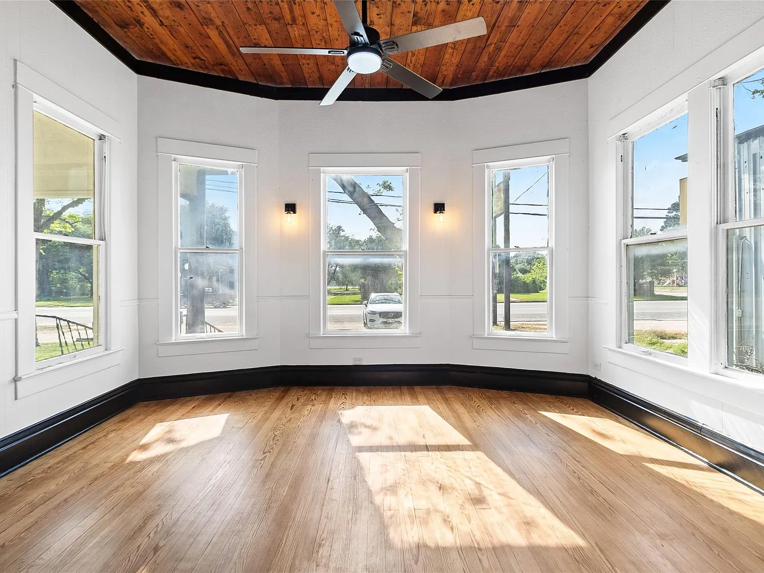 5 bed, 1809 sqft, $3,000 — Photo 4