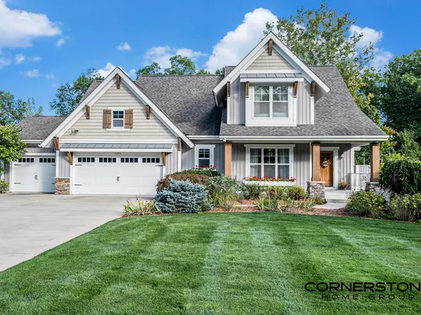 4304 Oak River Ct NE, Grand Rapids, MI 49525