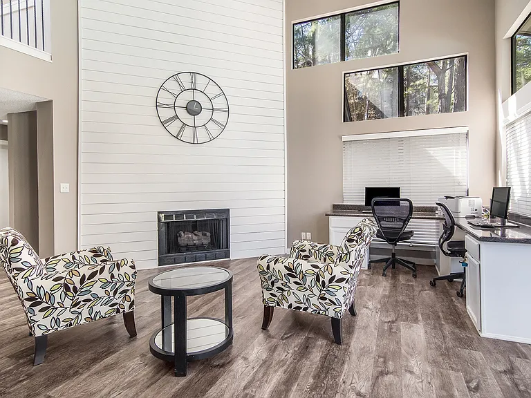 Poplar Place — Photo 17