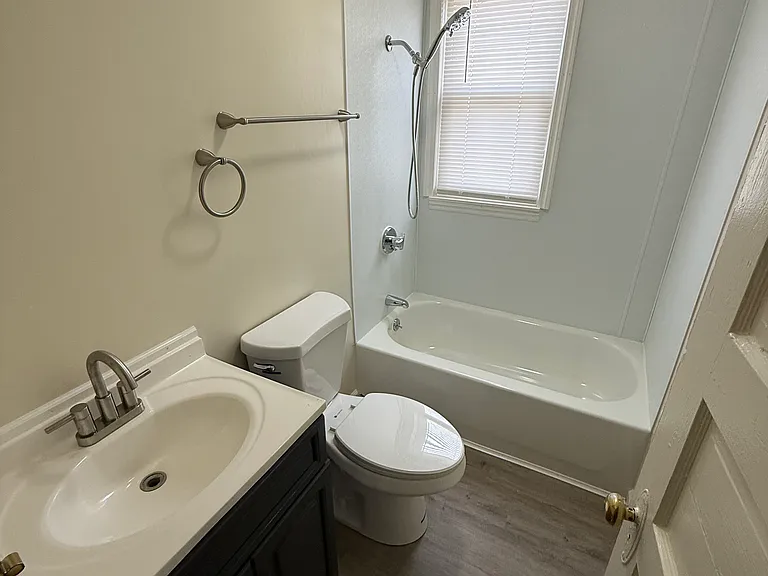 99 Rand St #3R — Photo 2