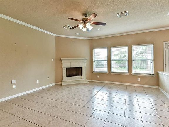 5th image of 4402 Greenwood Trace Ln