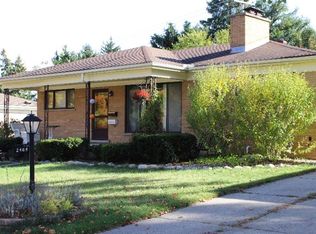 2464 Dorchester Rd, Ann Arbor, MI 48104