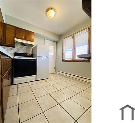 3rd image of 7435 Hazelcrest Dr APT H